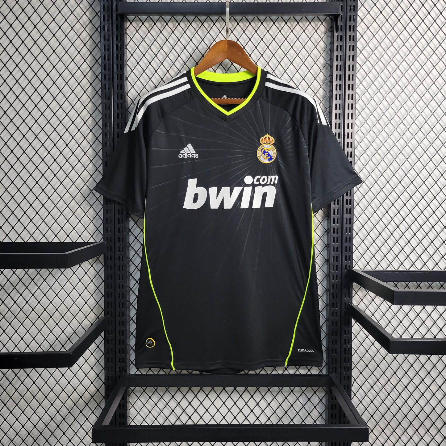 10-11 Retro Real Madrid away
