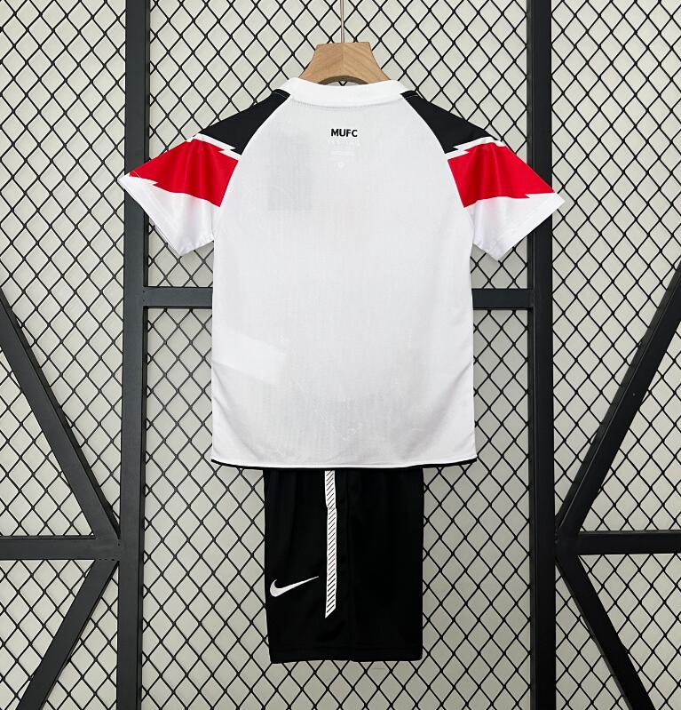 10-11 kids M-U Champions League away