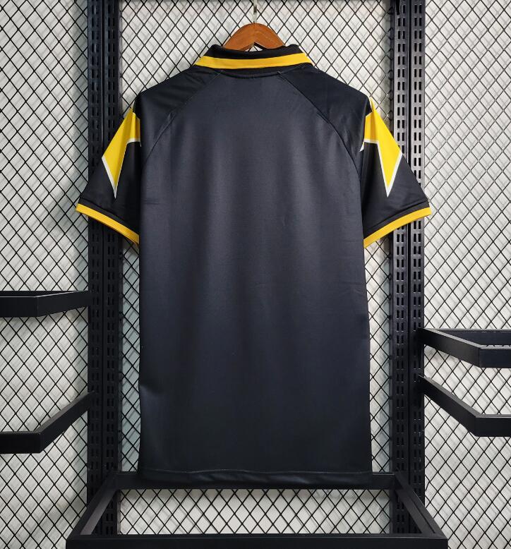 95-97 Juventus away