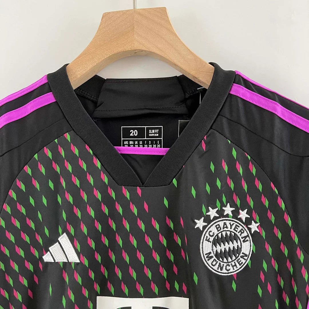 2023/204 FC Bayern Munich away Set Kids Size : Thaï Quality - Pro Soccer Jersey
