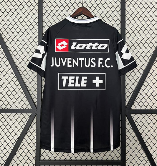 00-01 Juventus Black