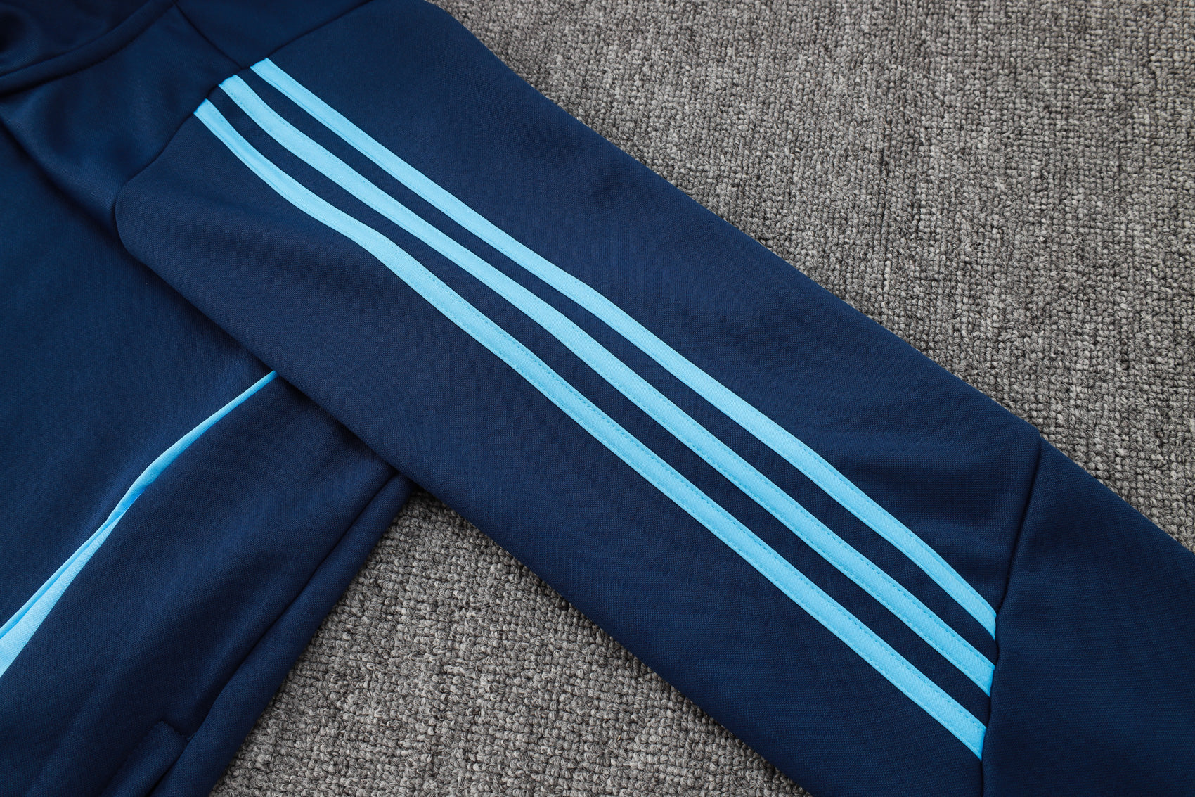 Arsenal Away Tracksuit 24/25 Hoodie Version - Pro Soccer Jersey
