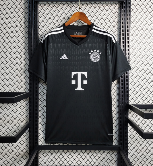 23-24 Bayern Munich goalkeeper