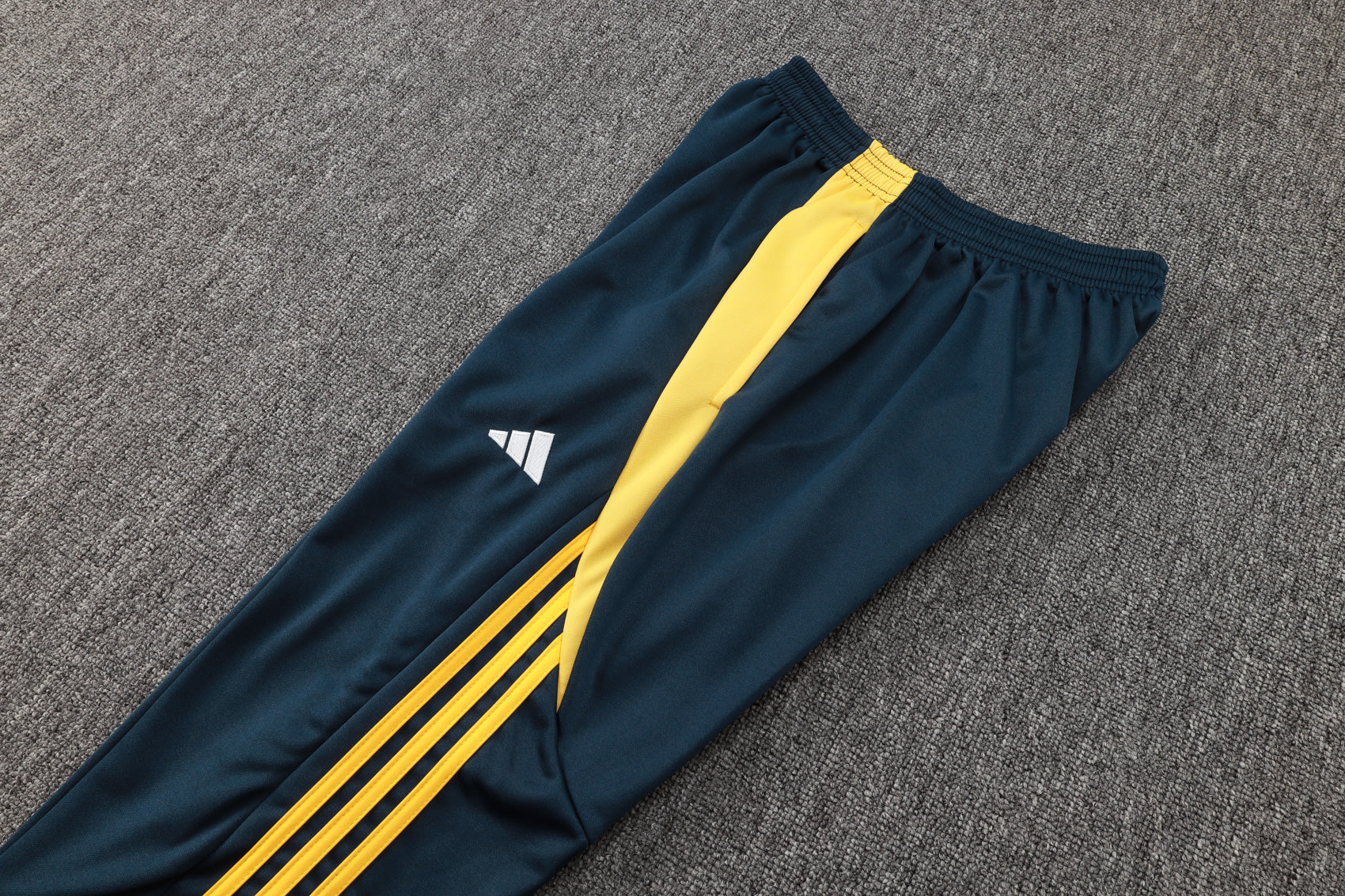 Real Madrid Tracksuit 24/25 Hoodie Version - Pro Soccer Jersey