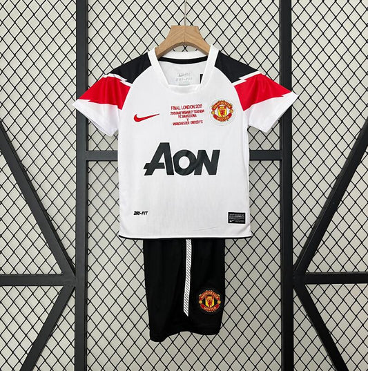 10-11 kids M-U Champions League away