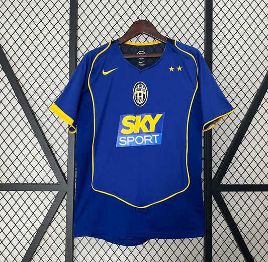04-05 Juventus Away