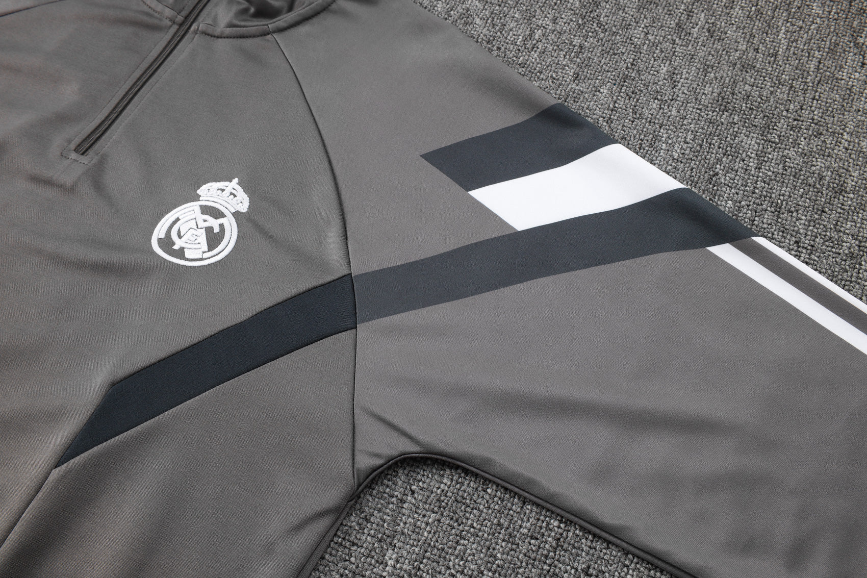 Real Madrid Fully Gray Tracksuit 24/25 - Pro Soccer Jersey
