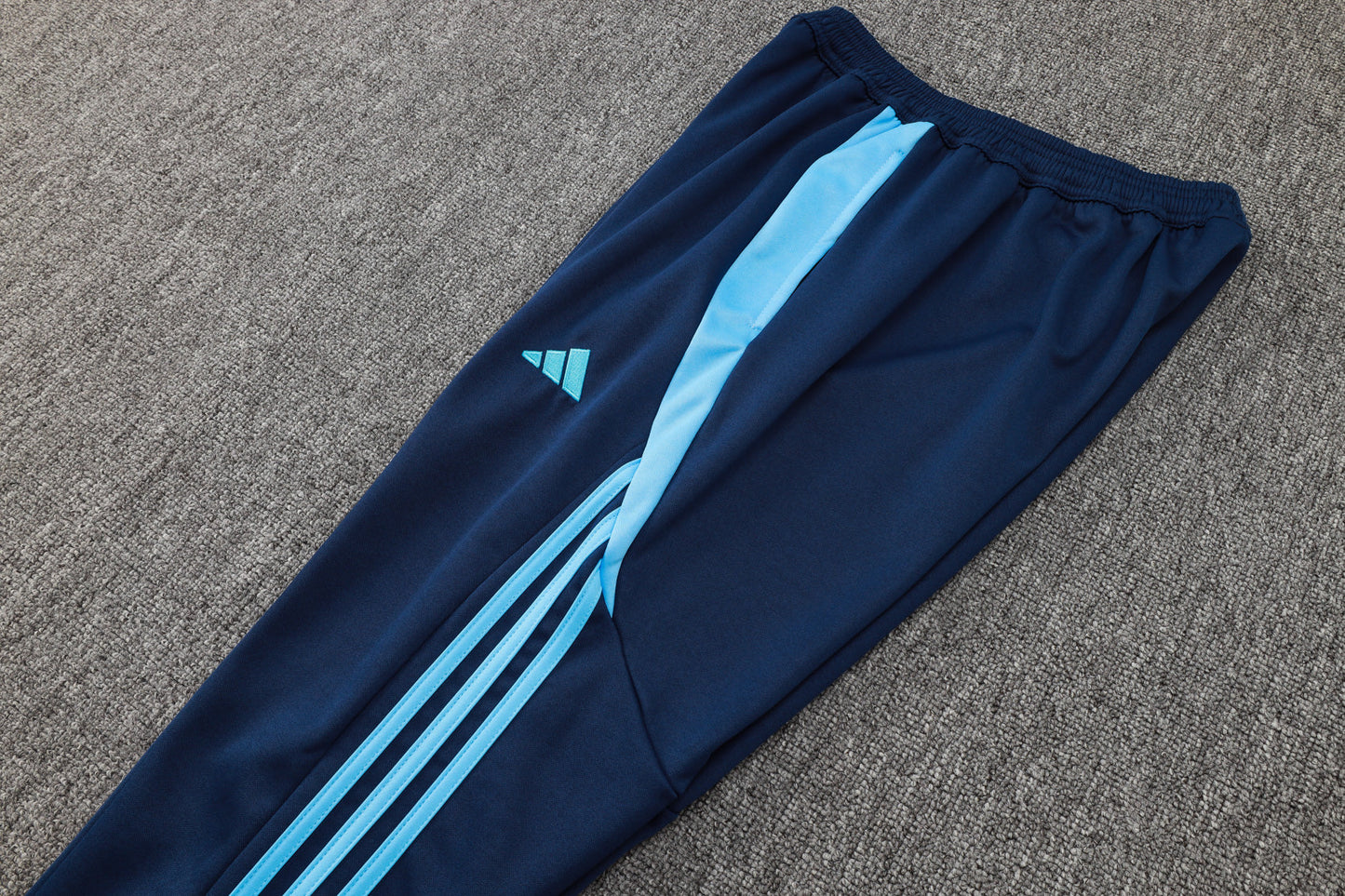Arsenal Away Tracksuit 24/25 Hoodie Version - Pro Soccer Jersey