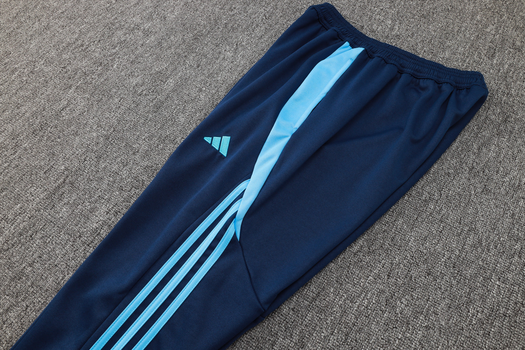Arsenal Away Tracksuit 24/25 Hoodie Version - Pro Soccer Jersey
