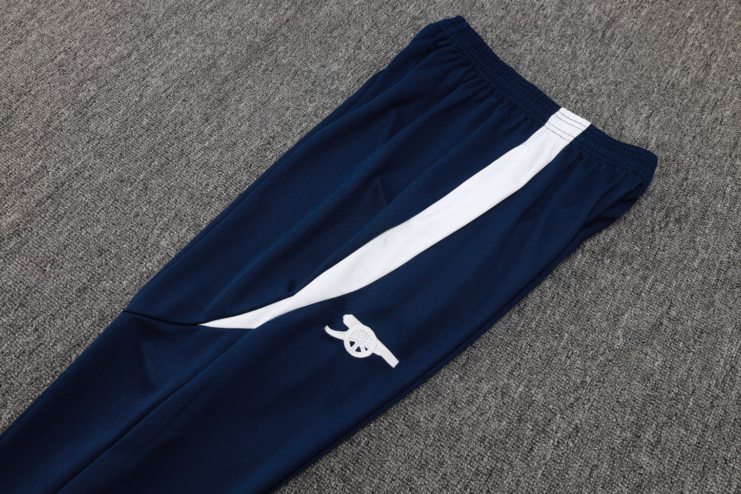 Arsenal Home Tracksuit 24/25 - Pro Soccer Jersey