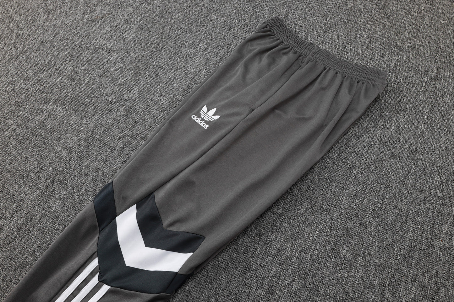 Real Madrid Fully Gray Tracksuit 24/25 - Pro Soccer Jersey