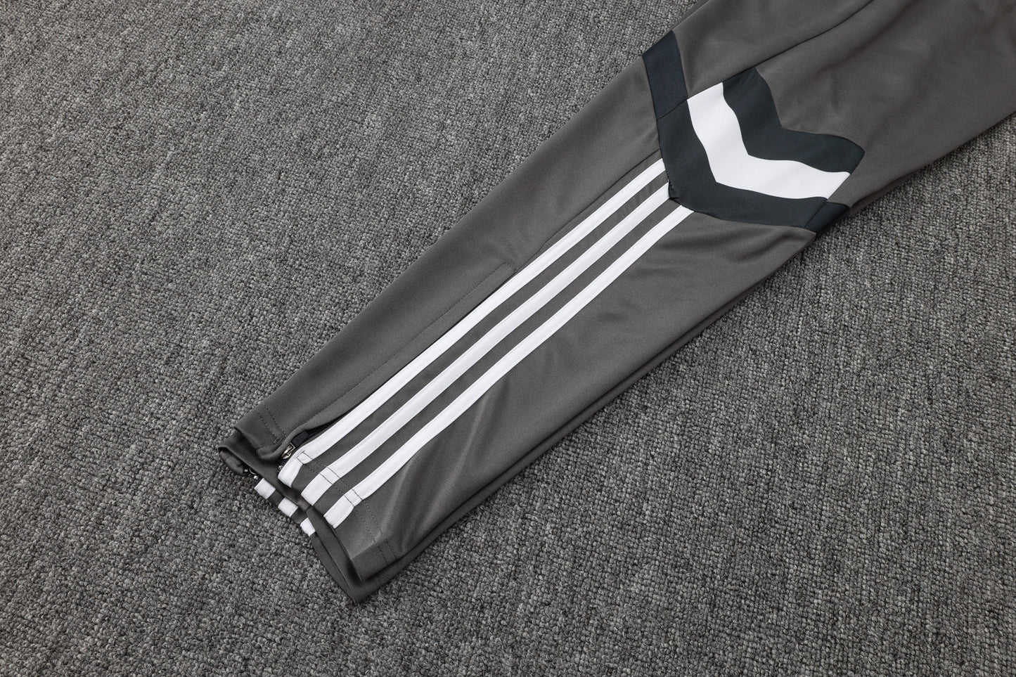 Real Madrid Fully Gray Tracksuit 24/25 - Pro Soccer Jersey