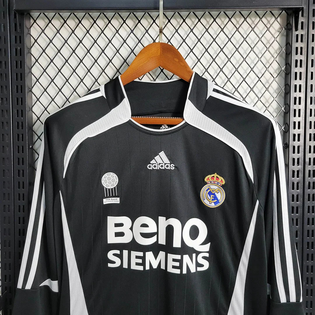 2006/2007 FC Real Madrid Retro away shirt Long Sleeves : Thaï Quality - Pro Soccer Jersey