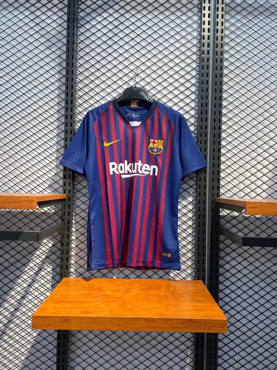 2018/2019 FC Barcelona Retro Home shirt : Thaï Quality - Pro Soccer Jersey