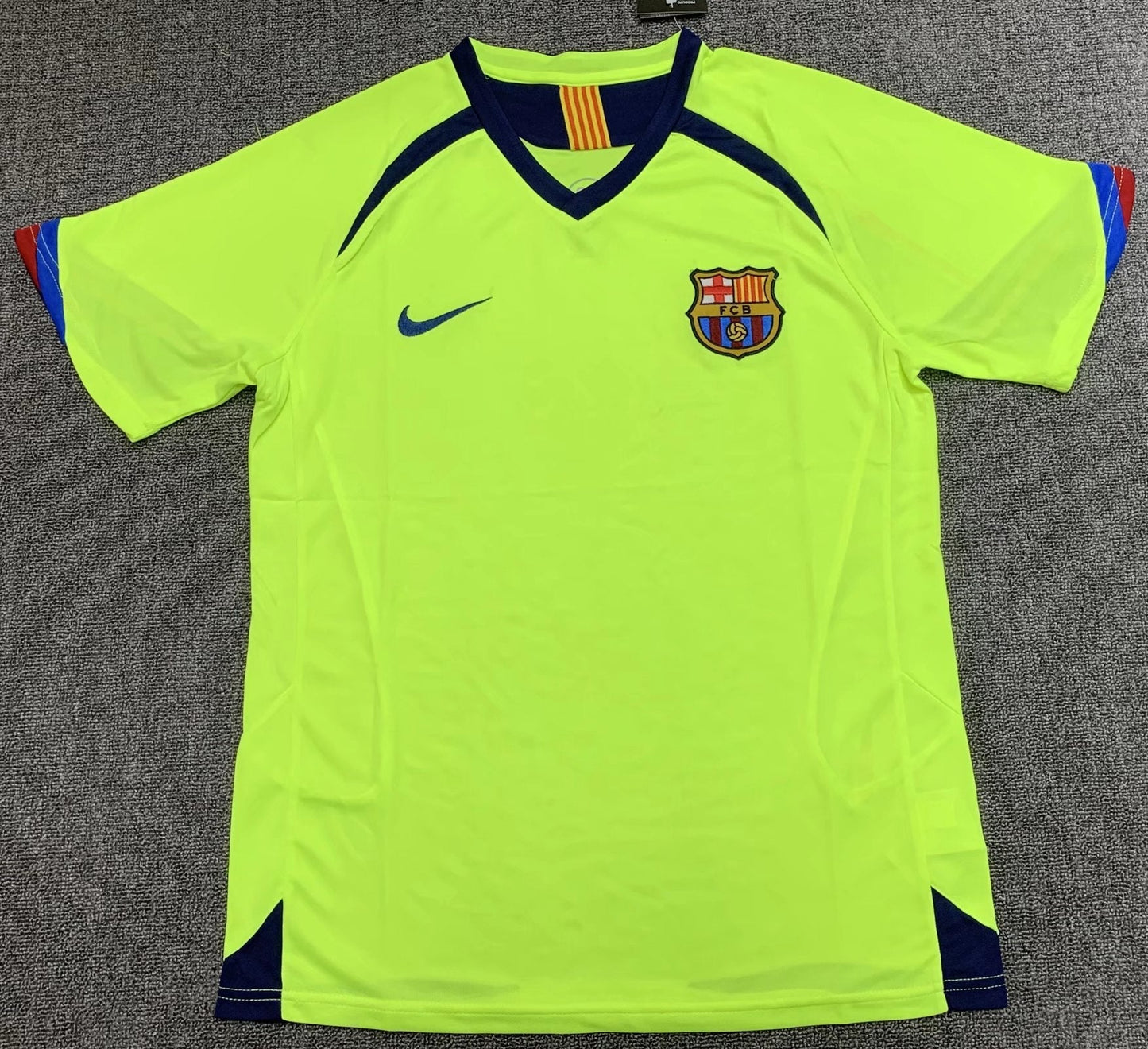 2005/2006 FC Barcelona Retro Away shirt : Thaï Quality - Pro Soccer Jersey