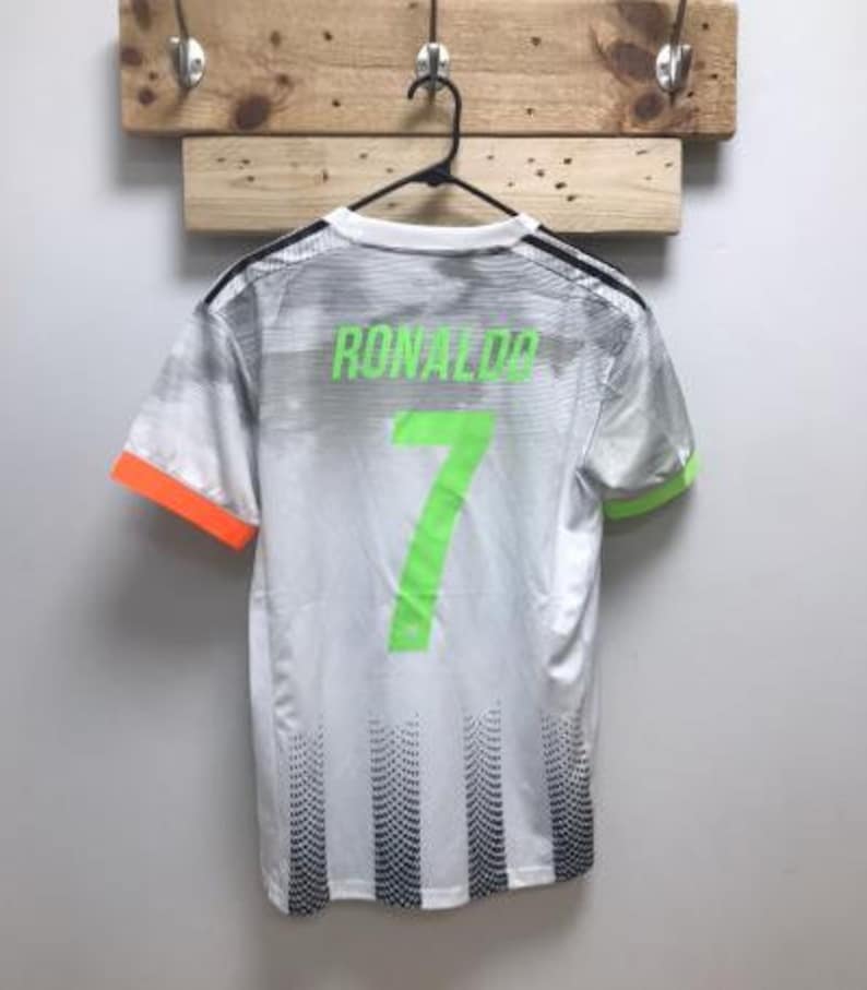 Cr7 2020/2021 FC Juventus Retro Special Edition shirt: Thaï Quality - Pro Soccer Jersey