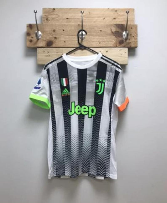 Cr7 2020/2021 FC Juventus Retro Special Edition shirt: Thaï Quality - Pro Soccer Jersey