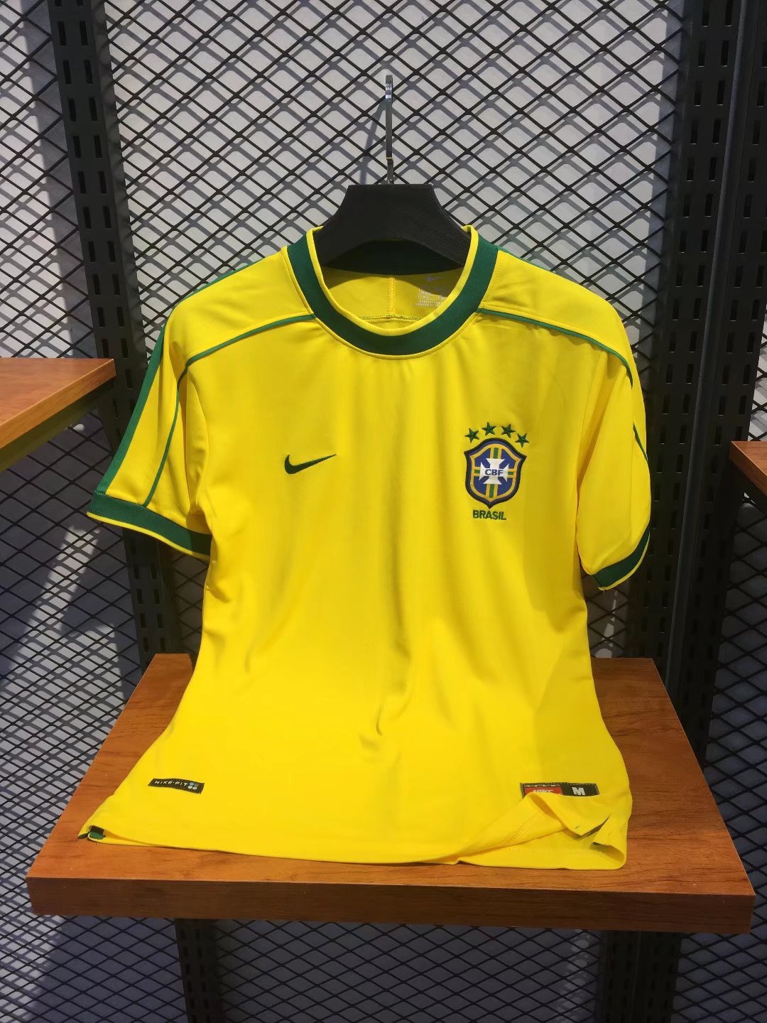FIFA World Cup 1998 Brazil Home Retro shirt : Thaï Quality - Pro Soccer Jersey