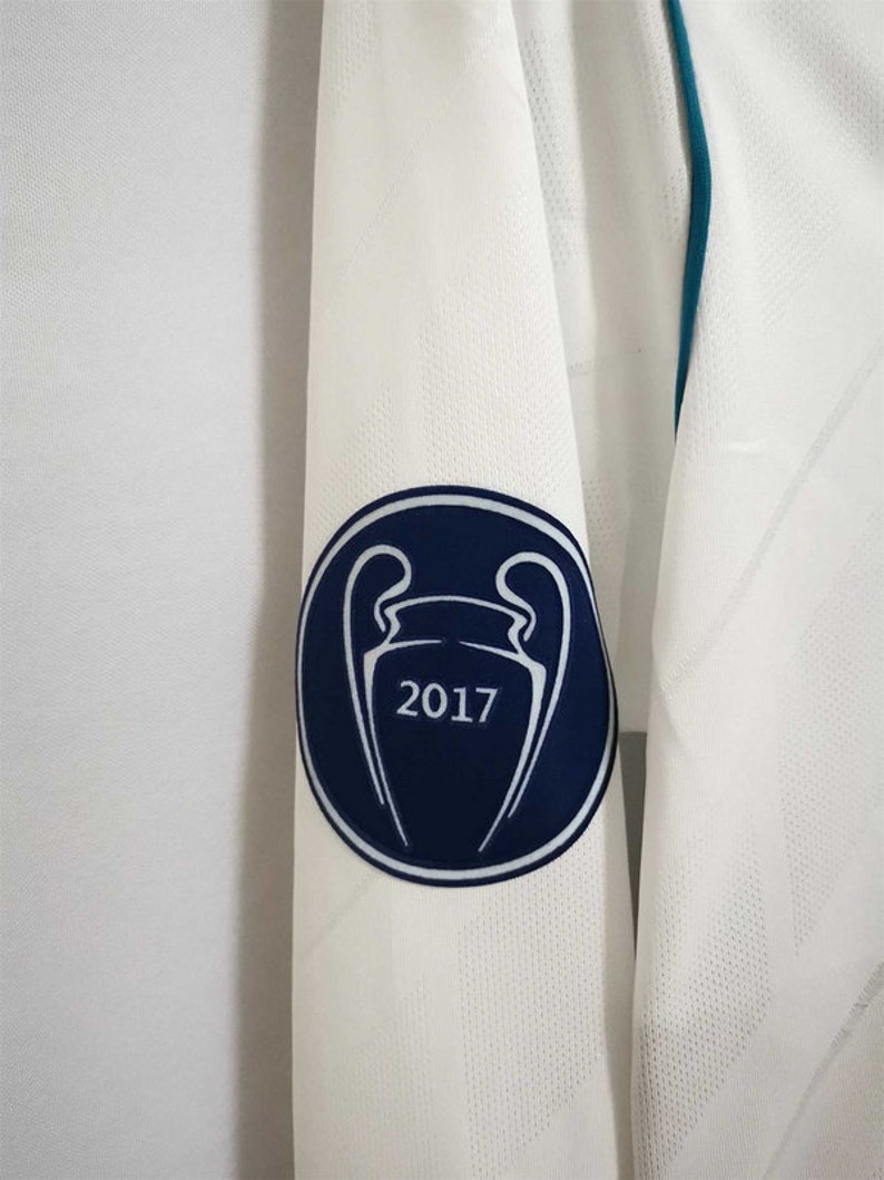 2017/2018 FC Real Madrid Retro Home shirt Long Sleeves : Thaï Quality - Pro Soccer Jersey